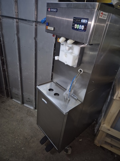 Cafetaria keukenapparatuur uit bedrijfsbeëindiging