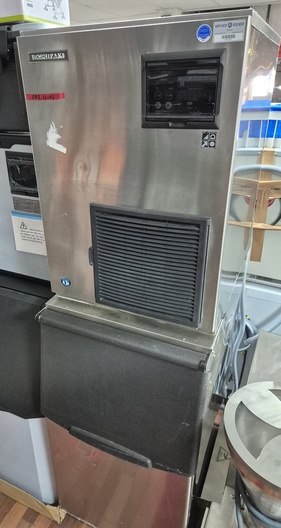 Hoshizaki nuggetijsmachine FM-170AKE-N-SB en bunker