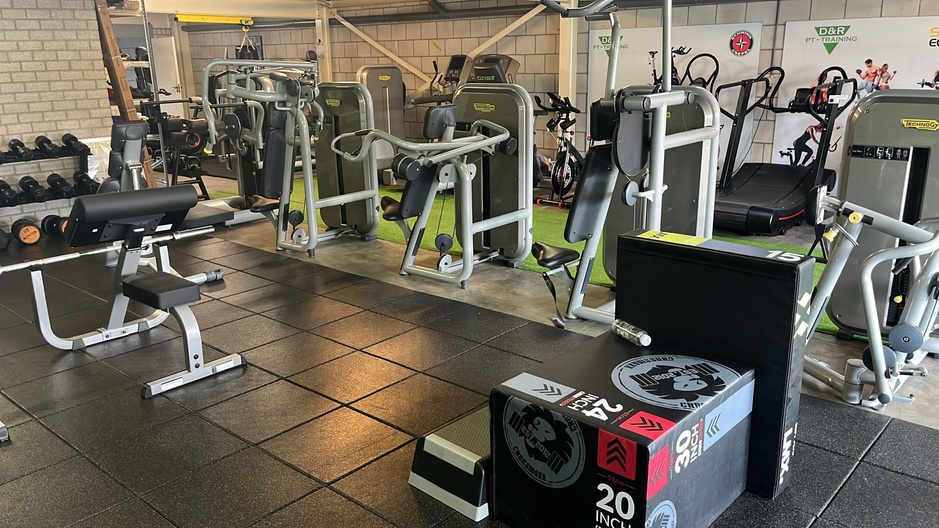 Set fitness toestellen personal trainer studio