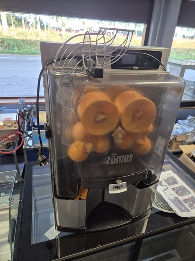 Zumex sinaasappelpers automaat