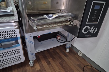 Afbeelding van Pizzaoven lopende band Prismafood 400v op onderstel met wielen