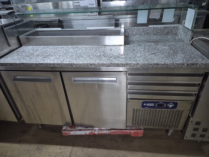 Pizza broodjes koelwerkbank
