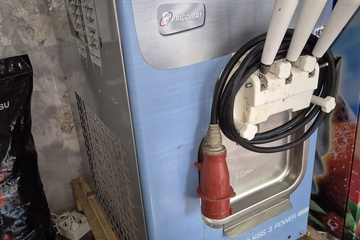 Afbeelding van 3 taps softijsmachine FRIGOMAT